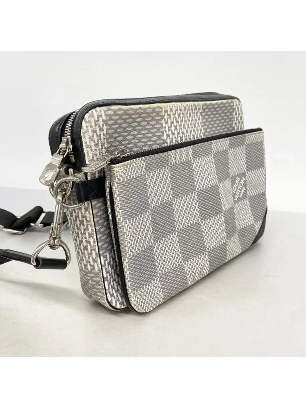 Louis Vuitton Shoulder Bag Damier Graphite 3D Trio Messenger Antarctica